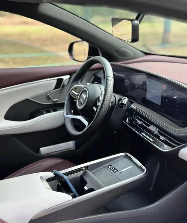 2.0T9AT动力20万跌破13万,C级尺寸四大天王座椅,雷克萨斯ES慌了-有驾 2.0T9AT动力20万跌破13万,C级尺寸四大天王座椅,雷克萨斯ES慌了-有驾