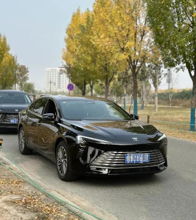 2.0T9AT动力20万跌破13万,C级尺寸四大天王座椅,雷克萨斯ES慌了-有驾 2.0T9AT动力20万跌破13万,C级尺寸四大天王座椅,雷克萨斯ES慌了-有驾