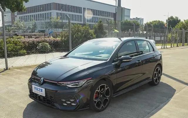 2.0T、350牛·米,运动方向盘+运动座椅,运动氛围拉满!-有驾 2.0T、350牛·米,运动方向盘+运动座椅,运动氛围拉满!-有驾