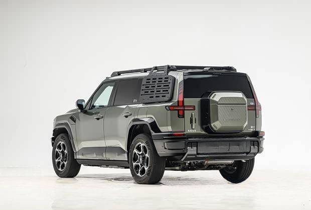 猛士M817定档8月17日上市 华为乾崑ADS加持 预售32.99万起