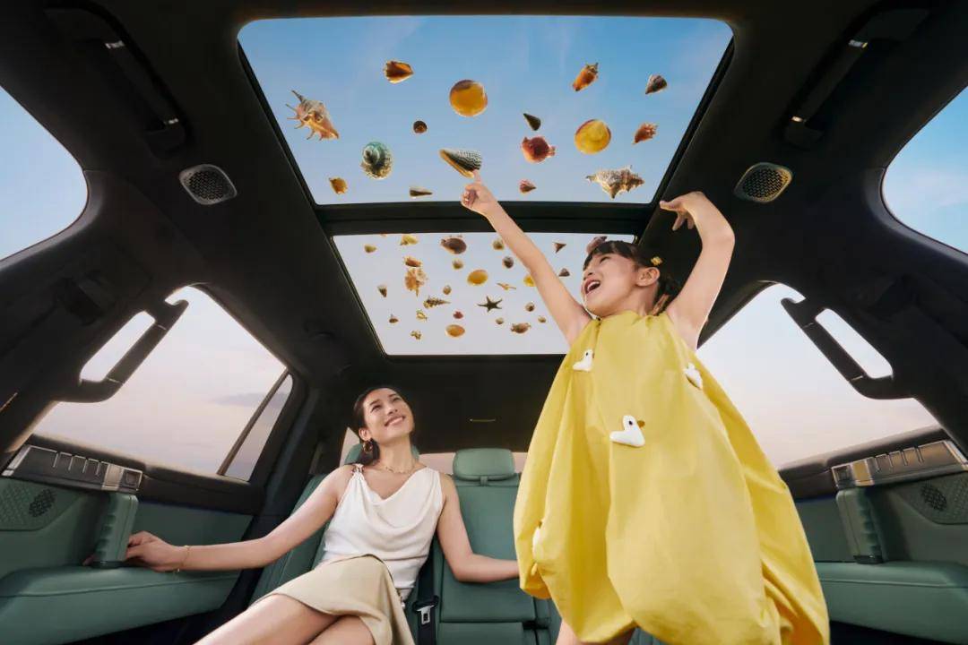 华为智驾开进沙漠!猛士M817把越野玩成科幻片